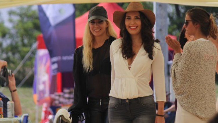 Катя Дунева с певицата Дения Пенчева. Снимка: PR