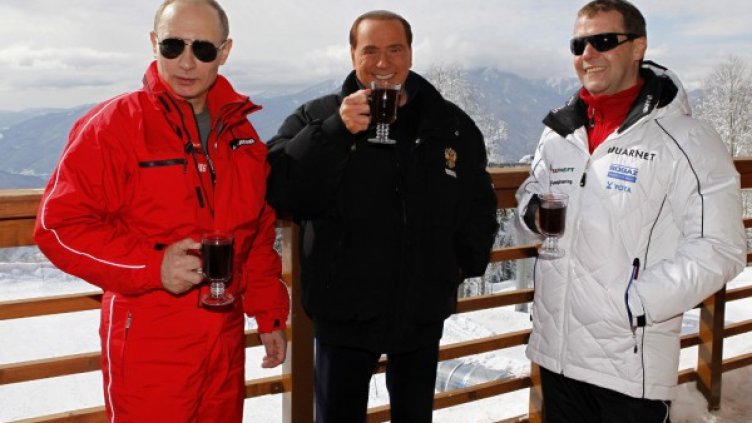 Владимир Путин, Силвио Берлускони и Дмитрий Медведев. Снимка: архив, Reuters