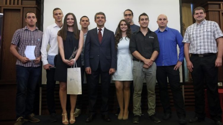 Росен Плевнелиев участва в церемонията по случай завършването на програмата "ИТ Таланти". Снимка: БТА