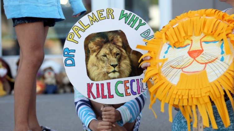 Хиляди тъгуваха по Сесил. Снимка: Reuters