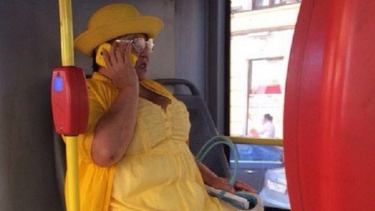 Е кой точно ви облече така? Кой?