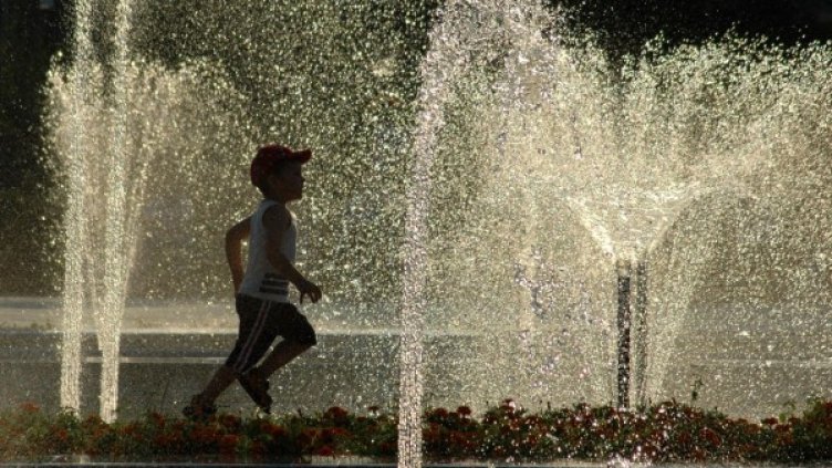 Жега цял ден, привечер &ndash; облаци и дъжд