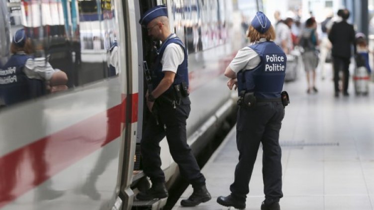 В Брюксел засилиха полицейското присъствие по гарите. Снимка: Reuters