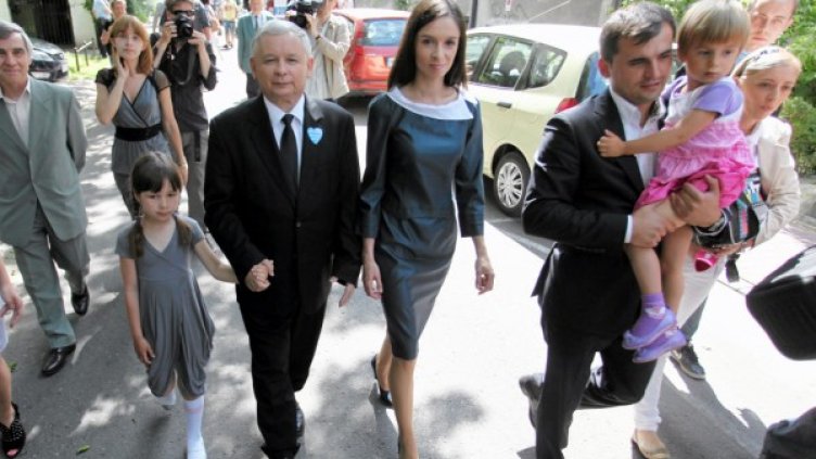 Ярослав Качински, Марта Качинска и Марчин Дубенецки. Снимка: архив, Reuters