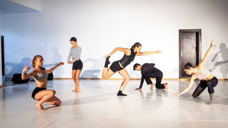 Снимка:  Derida Dance Center