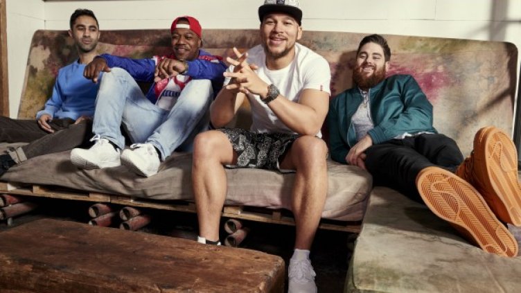 Пиърс, последният вдясно. Снимка: Warner Music International/ Орфей Мюзик