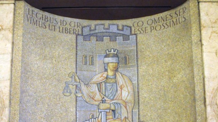 2 г. затвор отнесе рецидивист, измамил 79 души