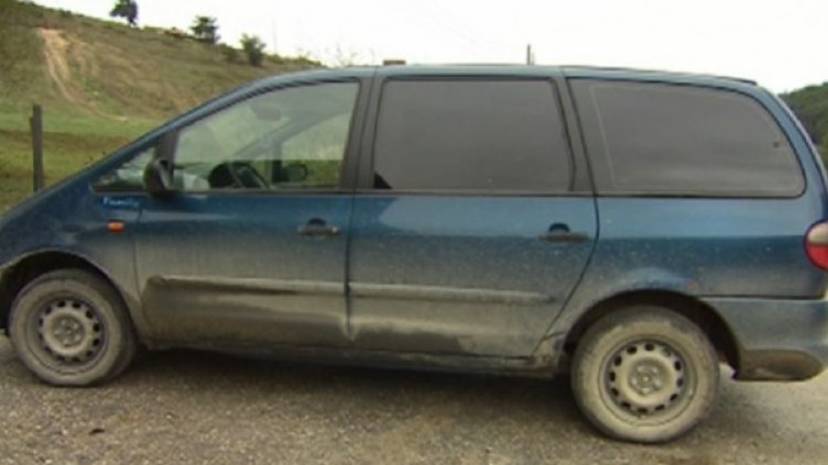 Снимка: bTV, Миниванът, с който пътуват децата