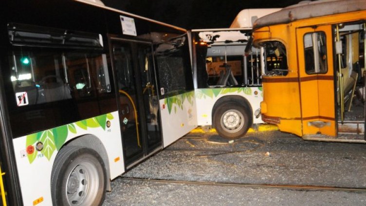 Автобус Vs. трамвай &ndash; кой е виновният?