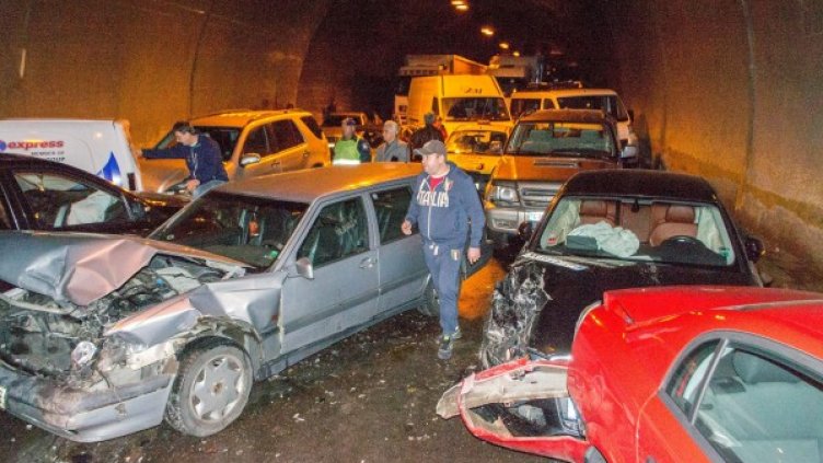 Адът в тунела при Витиня. Снимка: архив Булфото