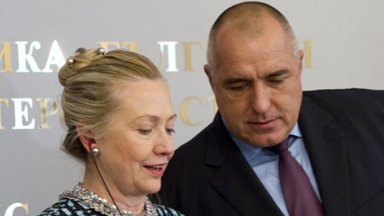 Дали пък тук Бойко Борисов не пита Хилари Клинтън в какво настроение е ? Снимка: архив Reuters