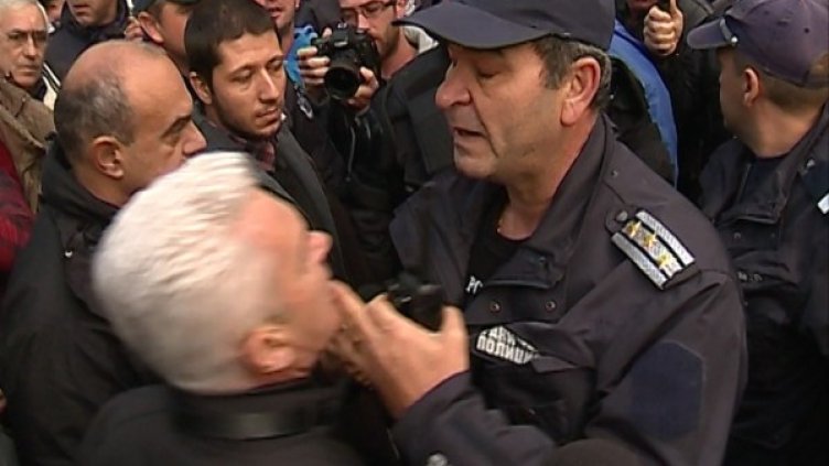 Снимка: Атака