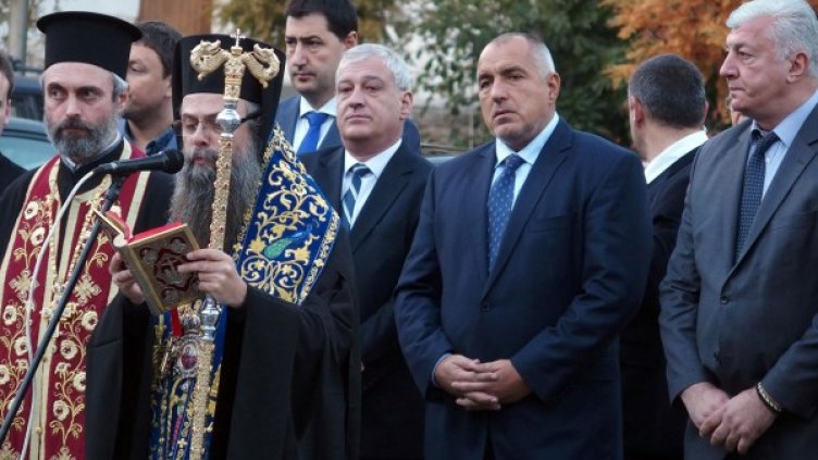 Освещаване на дарението за пловдивската пожална. Снимка: БТА