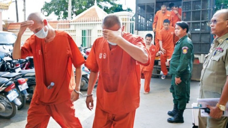 Снимка: phnompenhpost.com, Веселин Тодоров (в дясно) и Георги Хаджирусев ( в ляво)