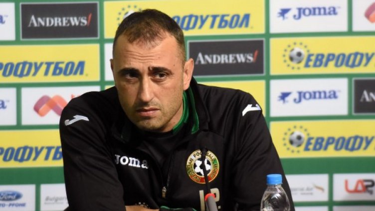 Петев пак експерементира, пак не успя. Снимка: Булфото