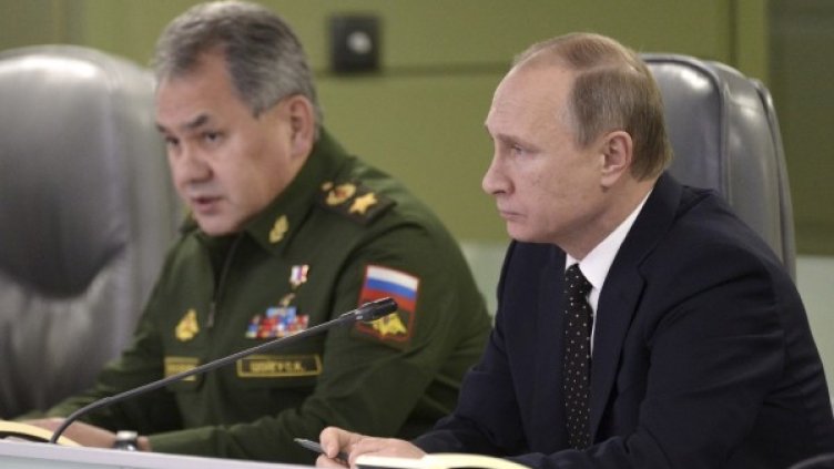 Сергей Шойгу и Владимир Путин. Снимка: архив, Reuters