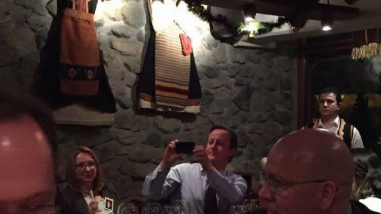  Борисов заведе Камерън да види нестинари