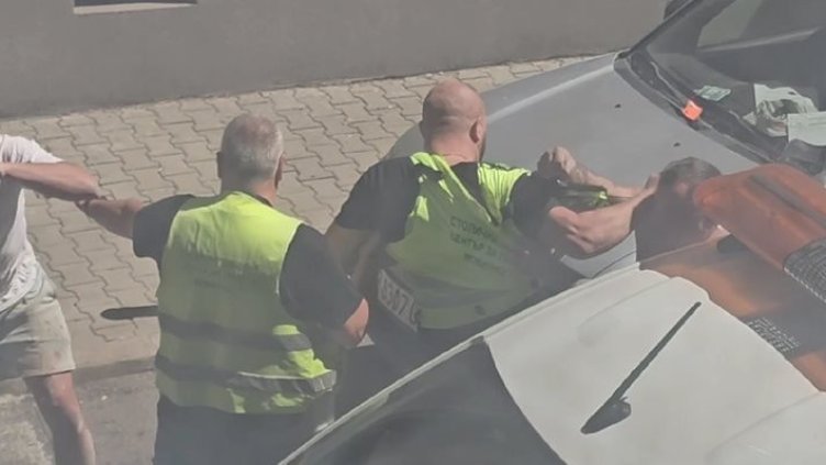 Бой в центъра на София заради поставена скоба ВИДЕО