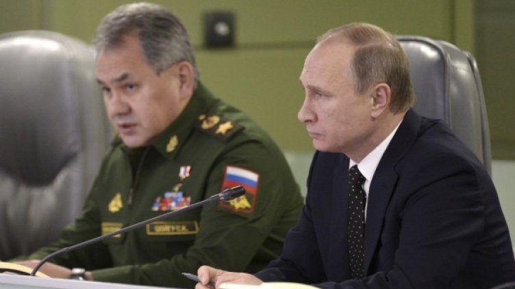 Сергей Шойгу и Владимир Путин. Снимка: архив, Reuters