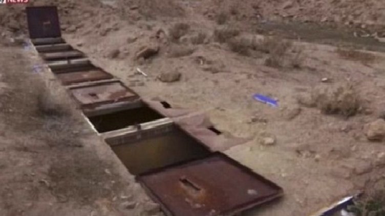 Снимка: Twitter
Дупката, в която са затваряли жените Снимка: Sky news