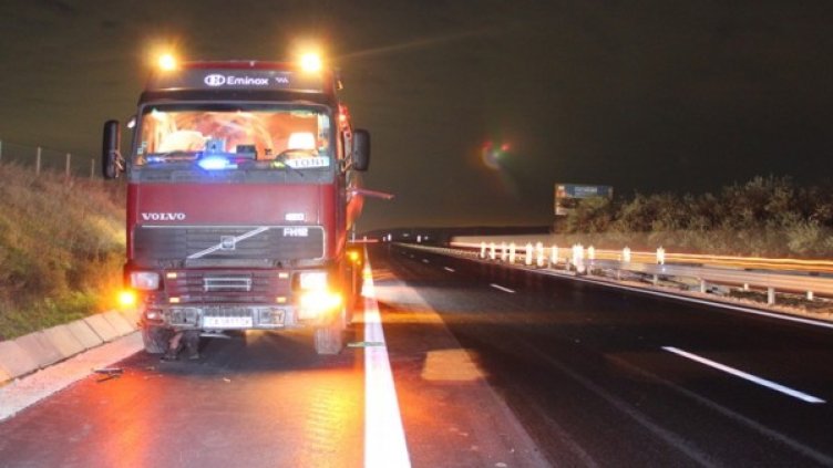 Циментовоз в насрещното по "Хемус" &ndash; без сблъсък