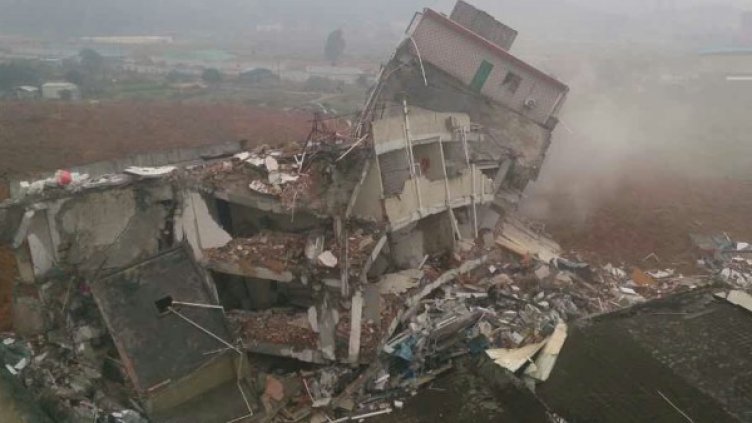 Свлачище взриви газопровод в Китай, 27 души - в неизвестност