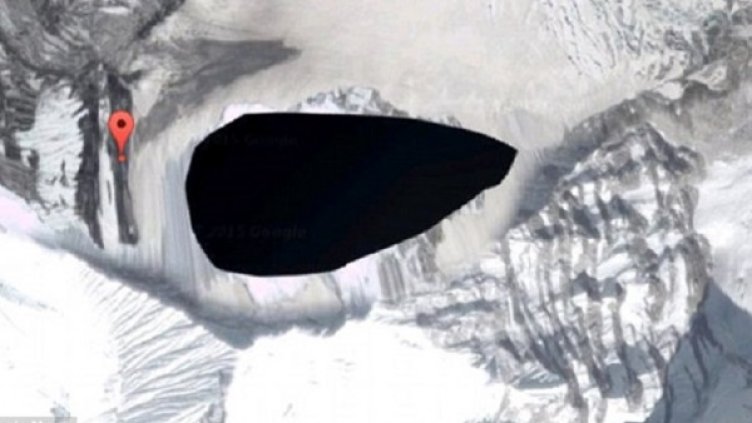 НЛО, военни бази, бомби – какво крият картите на Google