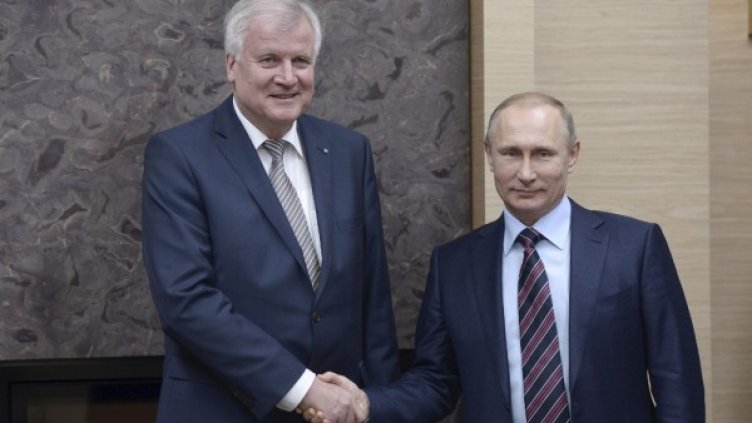 Хорст Зеехофер и Владимир Путин. Снимка: Reuters