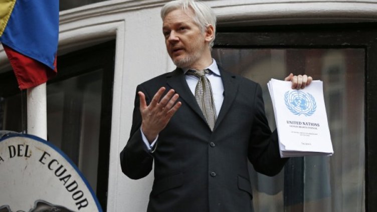 Джулиан Асандж се намира в посолството на Еквадор в Лондон. Снимка: Reuters