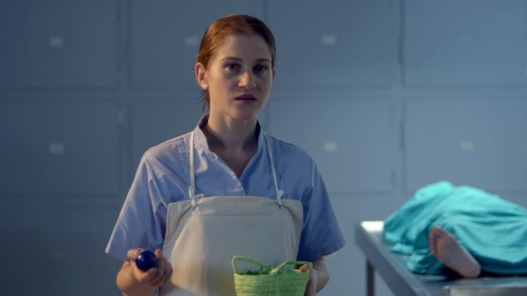 Лидия Инджова във филма "Събирач на трупове"