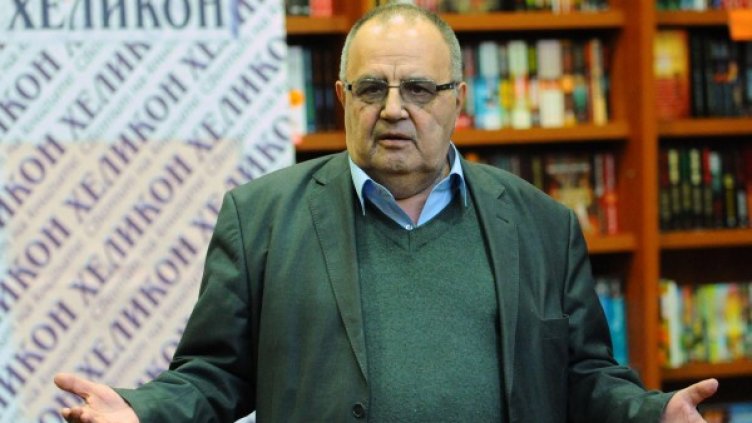 Божидар Димитров написа нестандартно писмо на Меркел. Снимка: Булфото