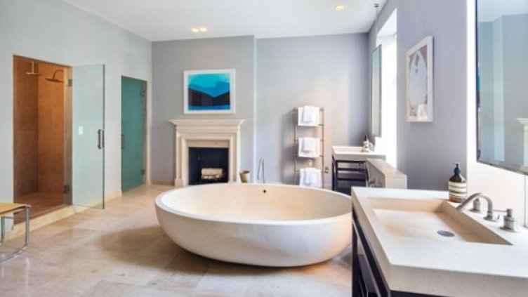 Просторната баня. Снимка: Daily Mail