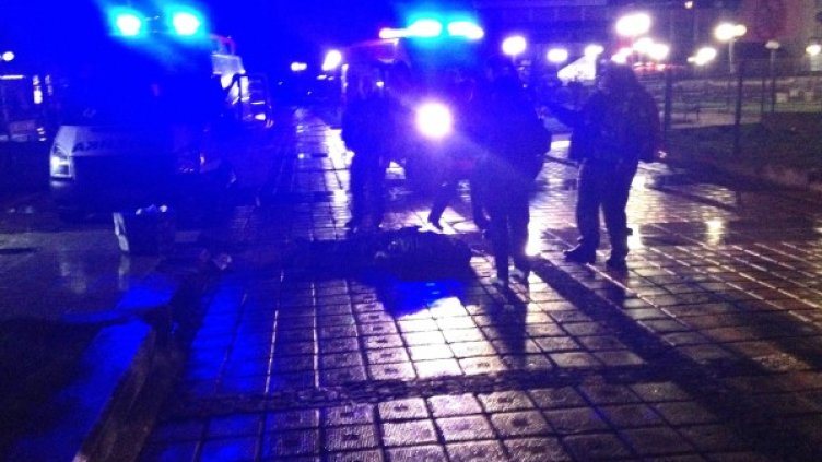 Двамата братя бяха разстреляни в центъра на Ботевград. Снимка: Булфото