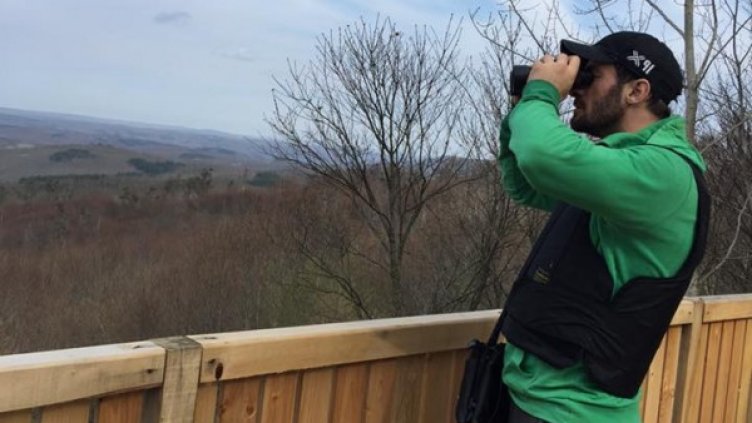 "На днешната хайка за мигранти в Странджа!", пише под снимката на Низамов във Facebook