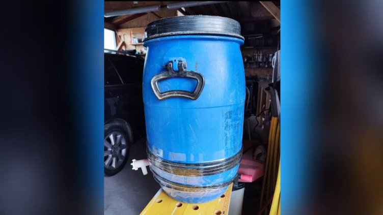 Българско изобретение: "Смарт" бидон за кисело зеле 