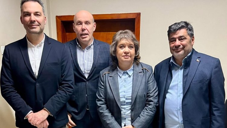 Kiril Petkov, Facebook