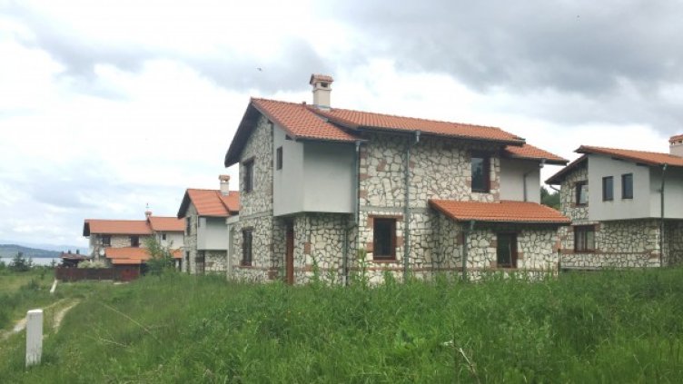 Банка Пиреос България продава на търг атрактивни имоти