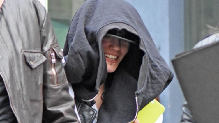 Жана напусна ареста с усмивка. Снимка: Булфото