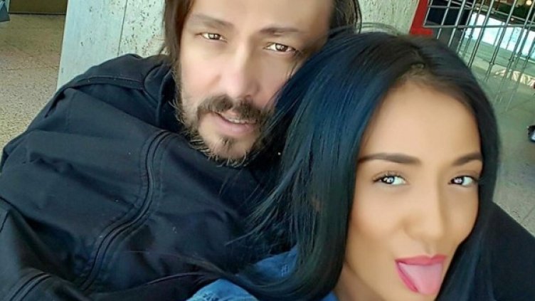 Люси с гаджето си, певицата Ани Хоанг. Снимка: Facebook