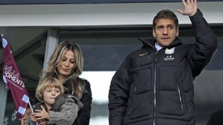 Стилиян Петров със съпругата си и малкия Кристиян. Снимка: Reuters