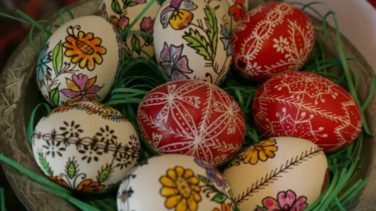 Самоуката рисувачка Янка – с восък и писец по яйцето