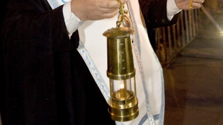 Благодатният огън ще дойде у нас със специални фенери