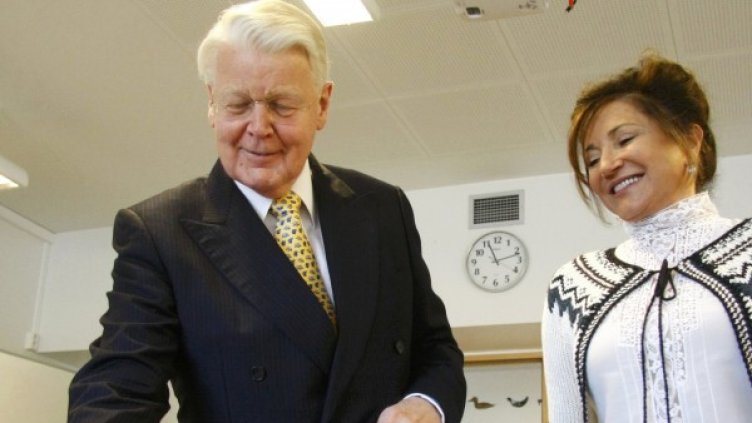 Олавур Рагнар Гримсон и съпругата му Дорит Мусайев. Снимка: архив, Reuters