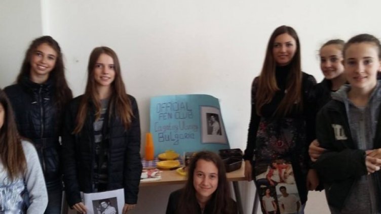 Турският актьор Чаатай Улусой с фен клуб у нас