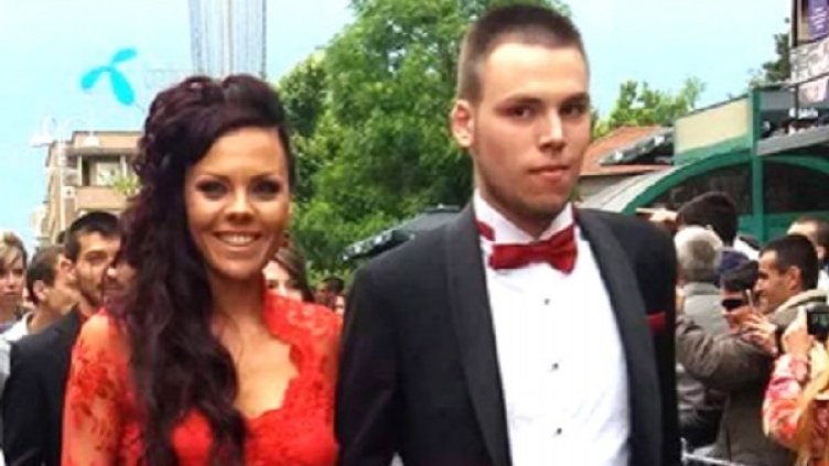 Анелия със сина си Кристиян. Снимка: Facebook