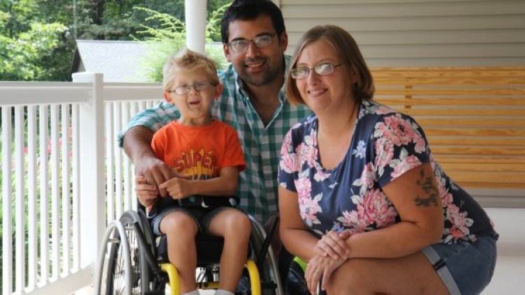 Джовани с родителите си. Снимка: TLC