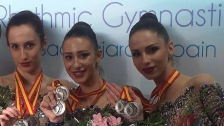 Цветелина Стоянова(последната в дясно). Снимка: Facebook