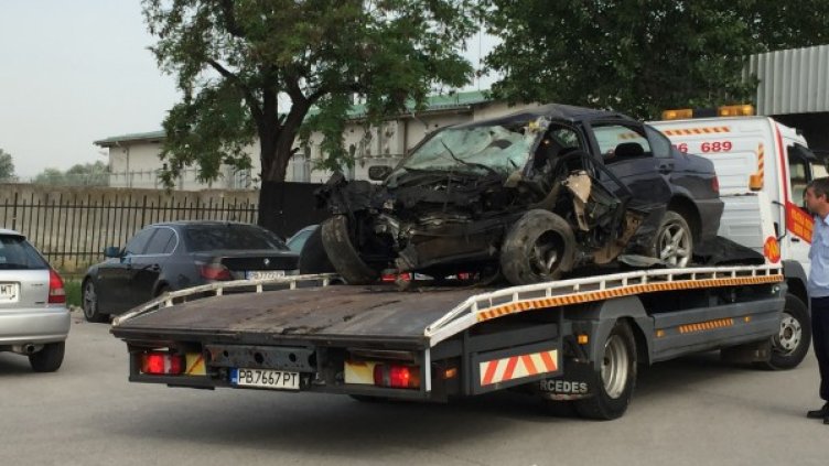 Колите са смачкани до неузнаваемост. Снимка: Dnes.bg