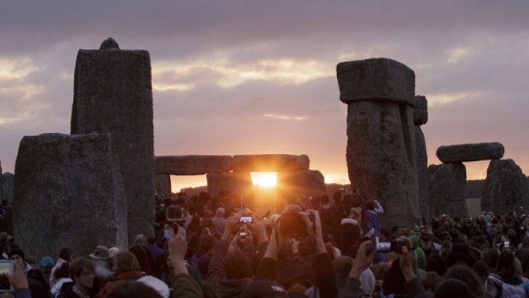 Лятно слънцестоене на Стоунхендж. Снимка: БТА