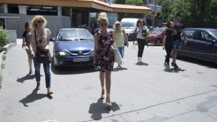 Треньори и гимнастичките посетиха Цвети в "Пирогов". Снимка: "24 часа"